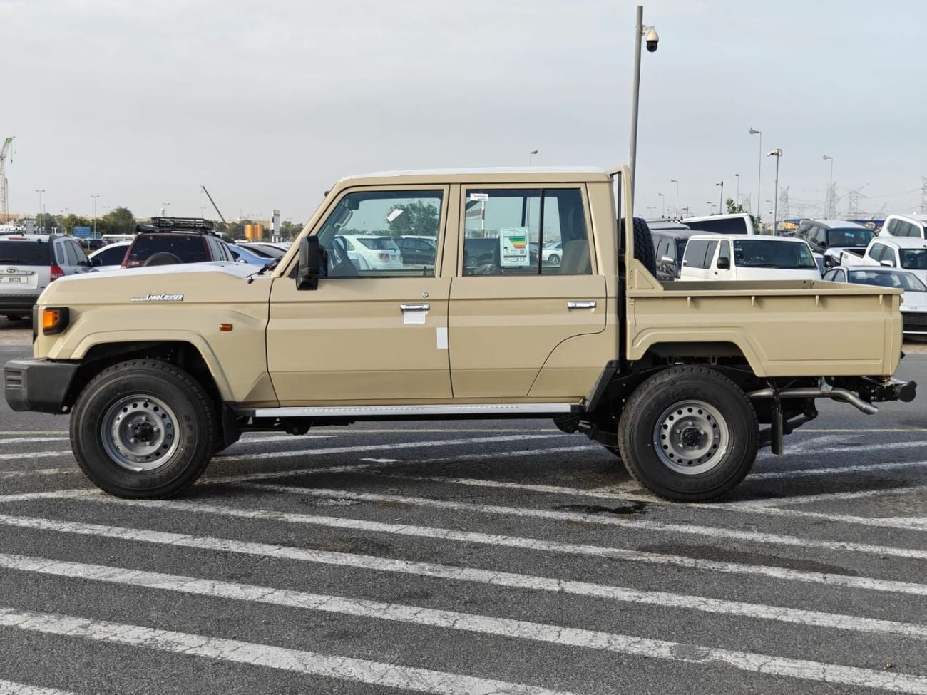 تويوتا لاند كروزر بيك آب 2026 TOYOTA LC 79 PICKUP 4L PETROL DOUBLE CABIN AT