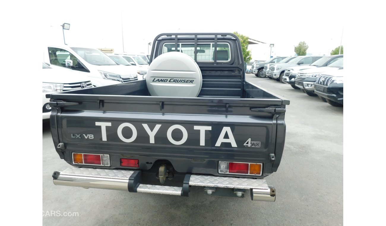 تويوتا لاند كروزر بيك آب 79 Single Cab Pickup V8 4.5L TD Limited 4WD MT(Only on Sahara Motors)