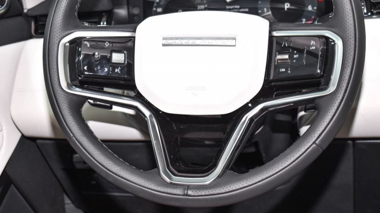 Land Rover Range Rover Evoque SE P250 R DYNAMIC 2023. FIVE YEARS WARRANTY!! THREE YEARS SERVICE CONTRACT