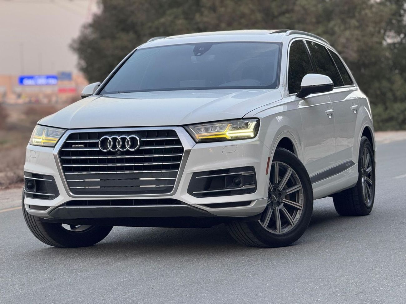 Audi Q7 صبغ وكالة، حالة ممتازة جداً، جاهزة للاستخدام.