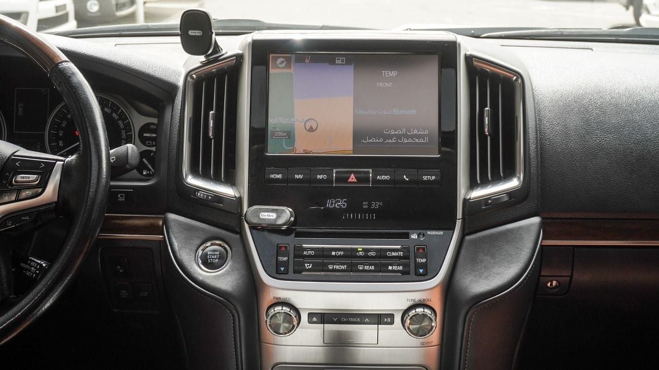 تويوتا لاند كروزر VXR 5.7L V8