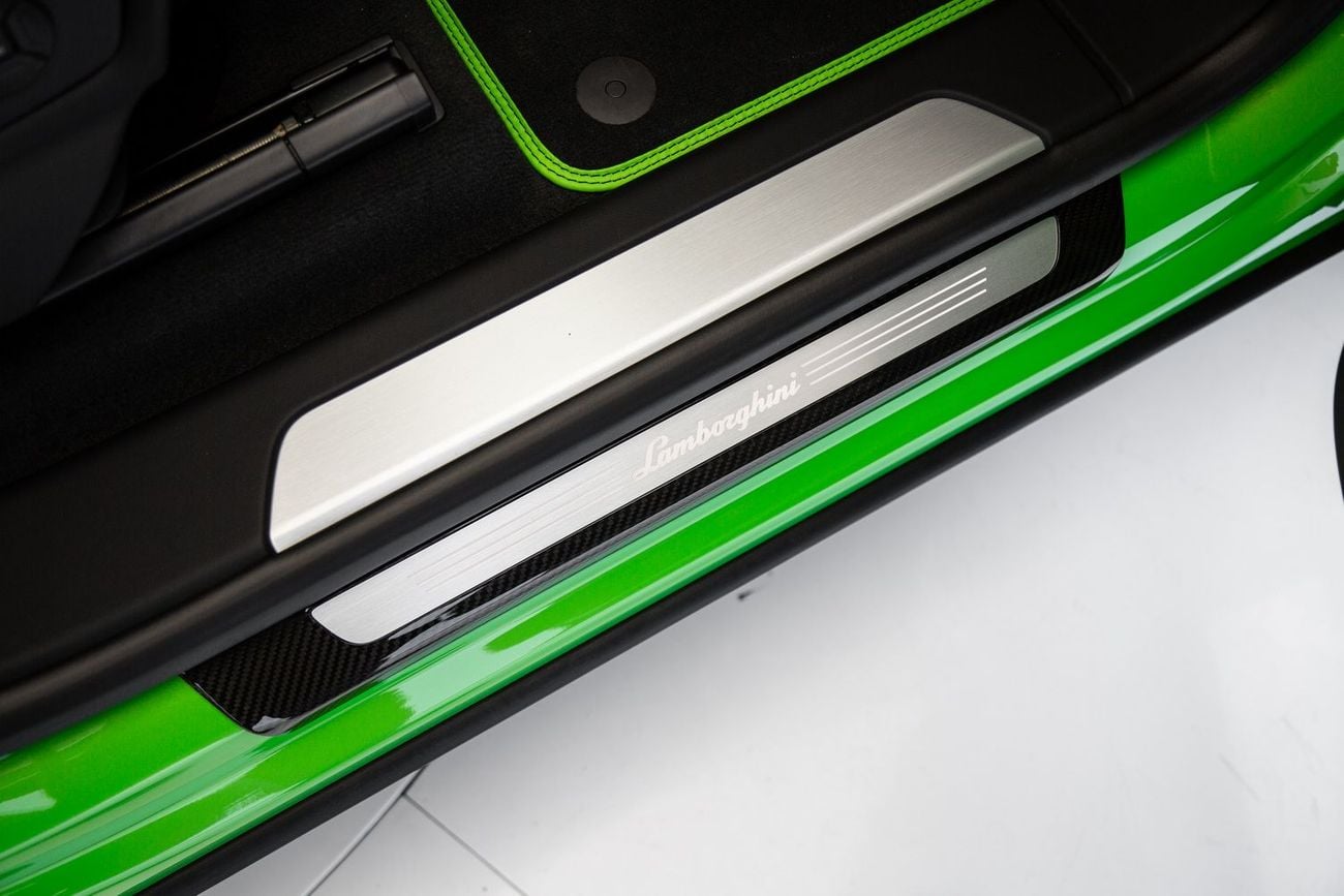 Lamborghini Urus STD 4.0T V8 CAPSULE