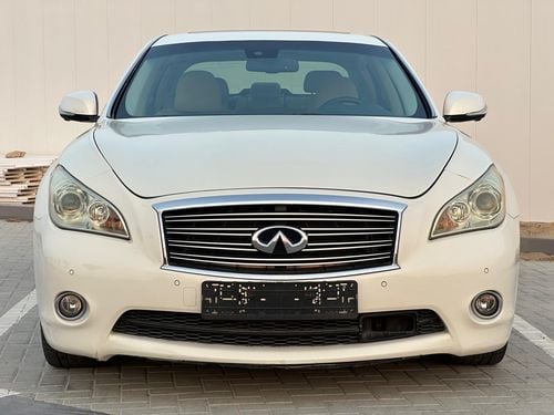 إنفينيتي Q70 إكسيلنس