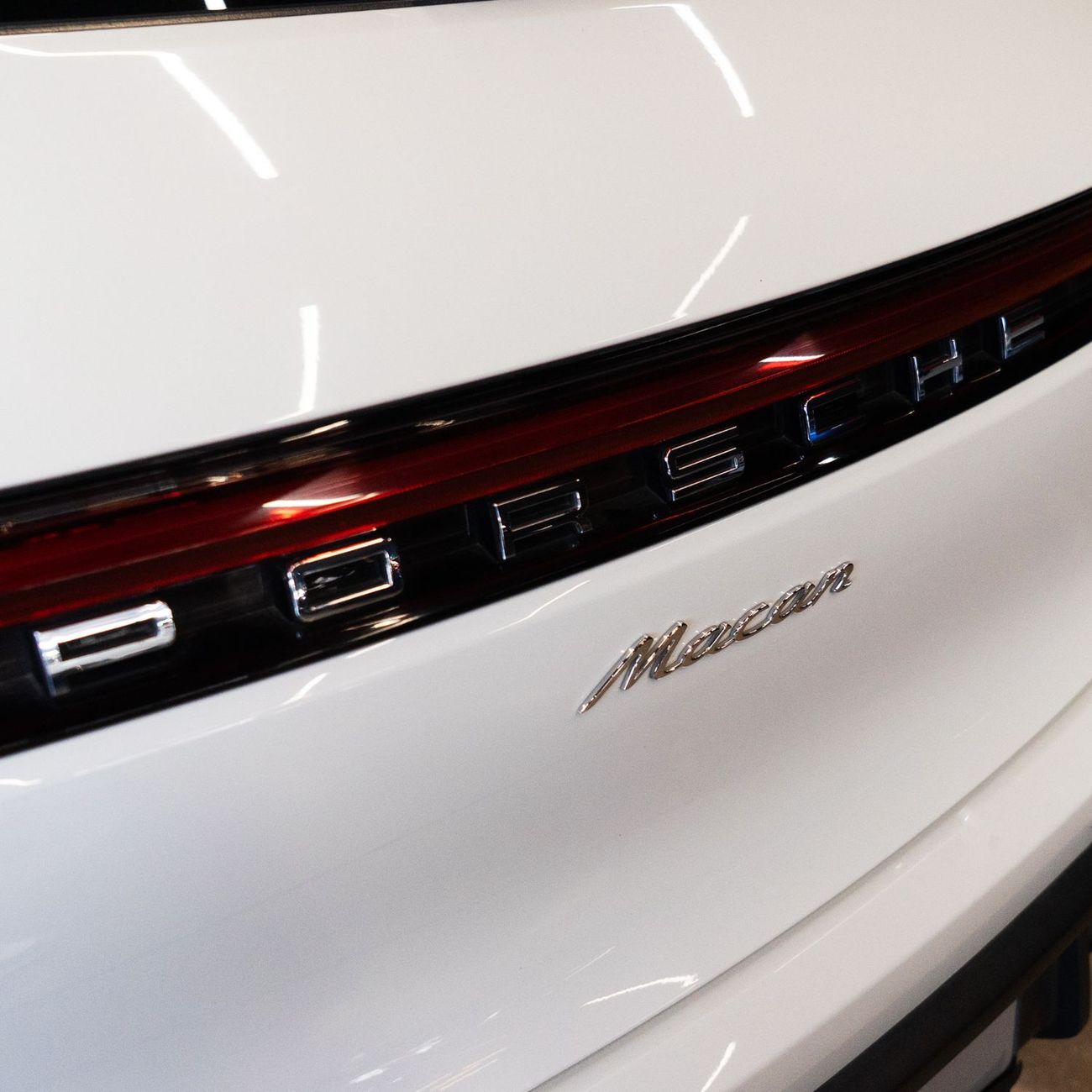 Porsche Macan Std 2.0L (260 HP)