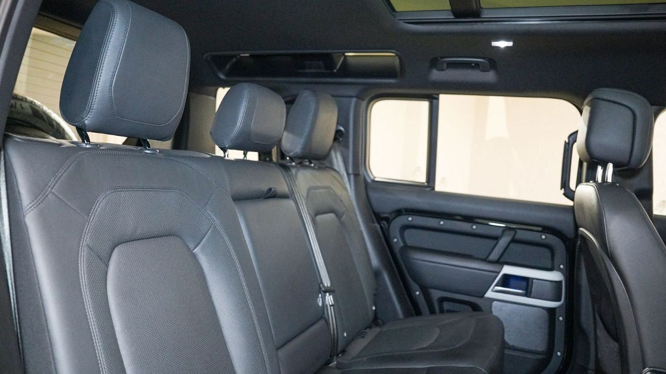 لاند روفر ديفندر P400 110 HSE 3.0L (5 Seater) | AED 6,300 PM | Warranty April-2029 | GCC