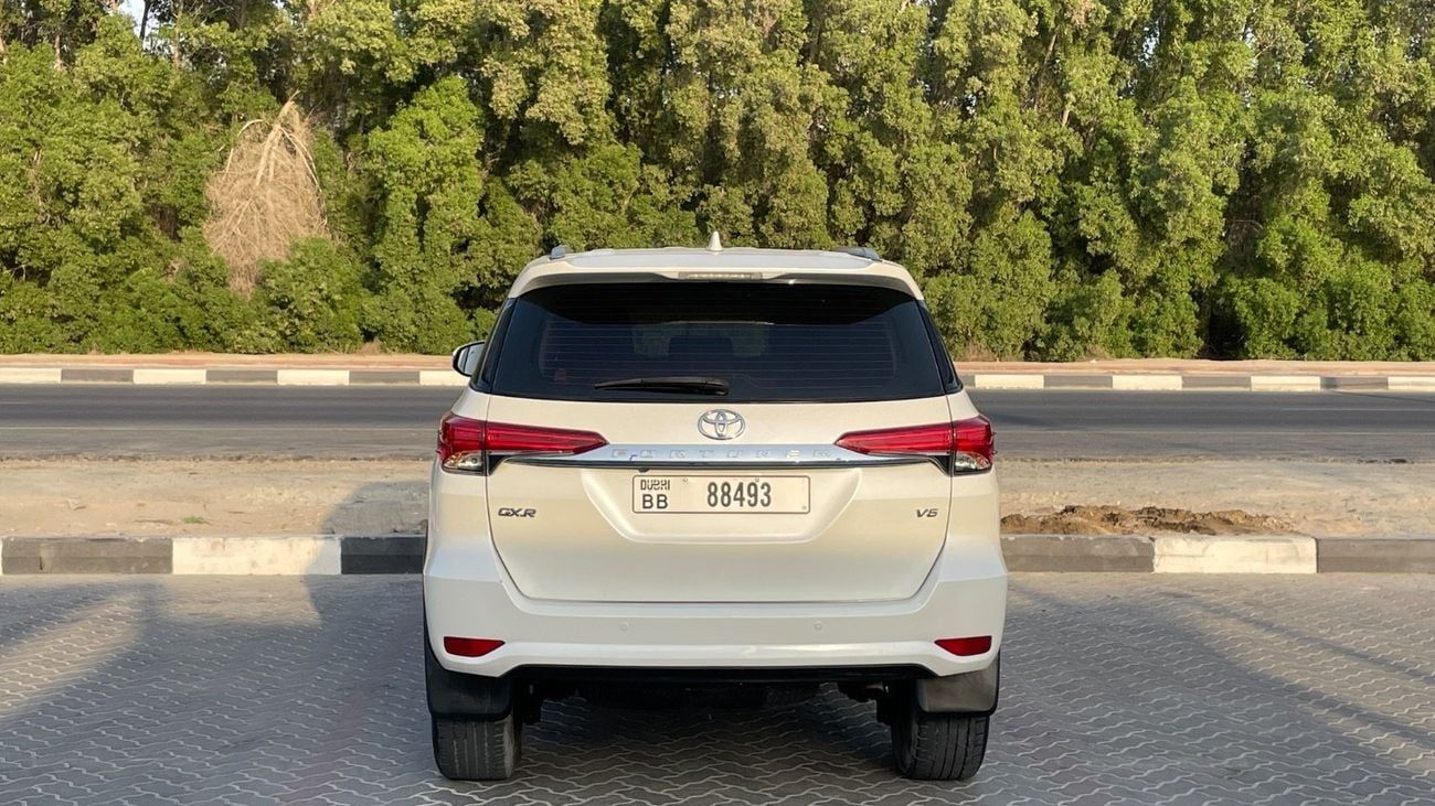 Toyota Fortuner GXR 4.0L (278 HP)