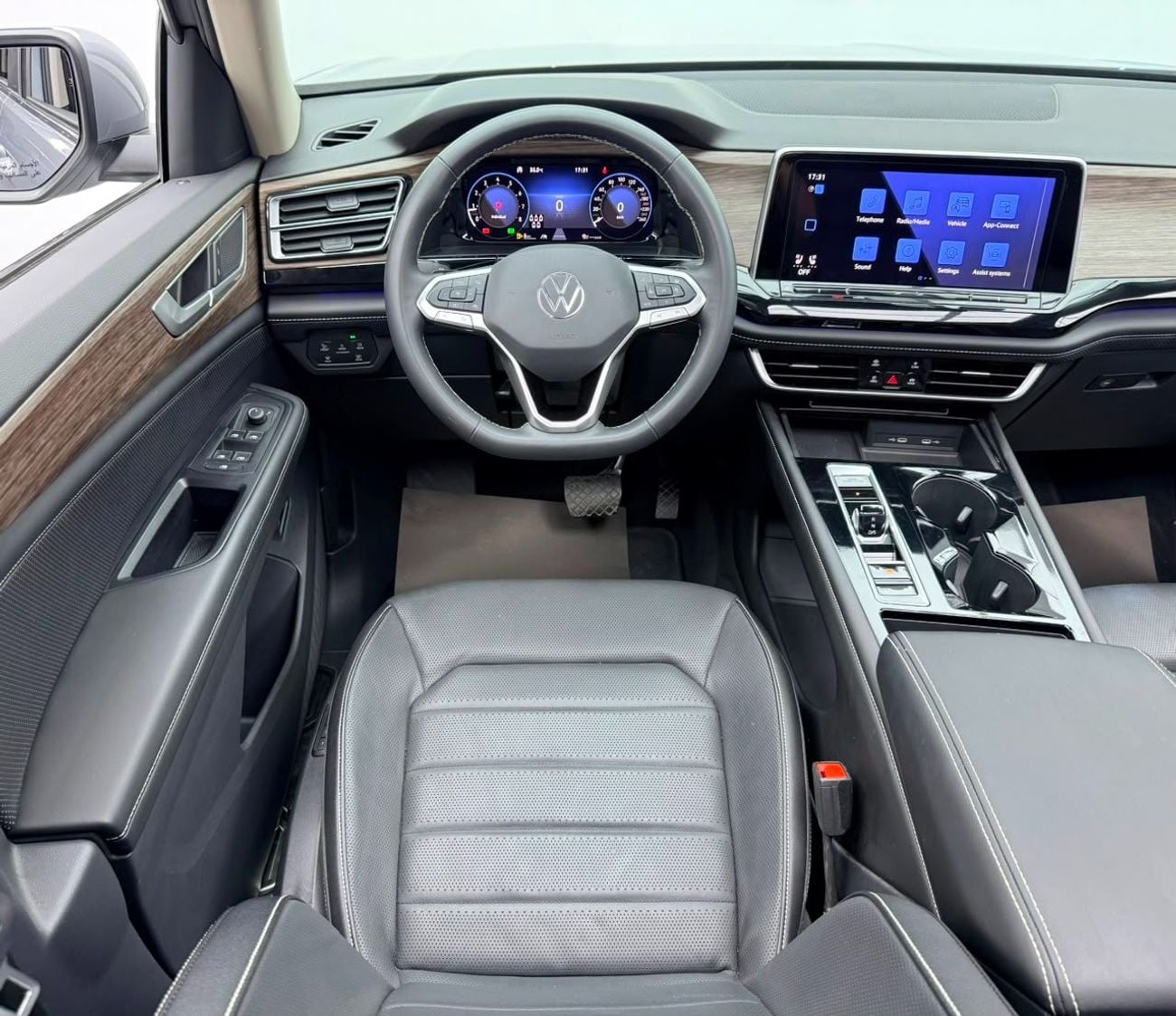 Volkswagen Teramont 2024 Volkswagen Teramont Comfortline, Volkswagen Warranty+Service Contract+Full Service History, GCC