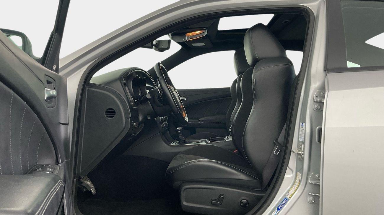 دودج تشارجر GT | upto AED 20,000 Ramadan Discount | شامل الضمان | 0 ﺪﻔﻋﺓ ﺃﻮﻟﻯ