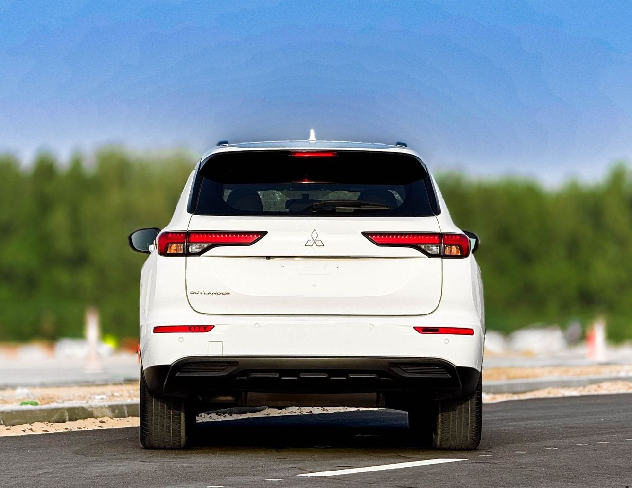 Mitsubishi Outlander Mitsubishi Outlander 2023 GCC 2.4L accident-free original paint in excellent condition 1025 PM