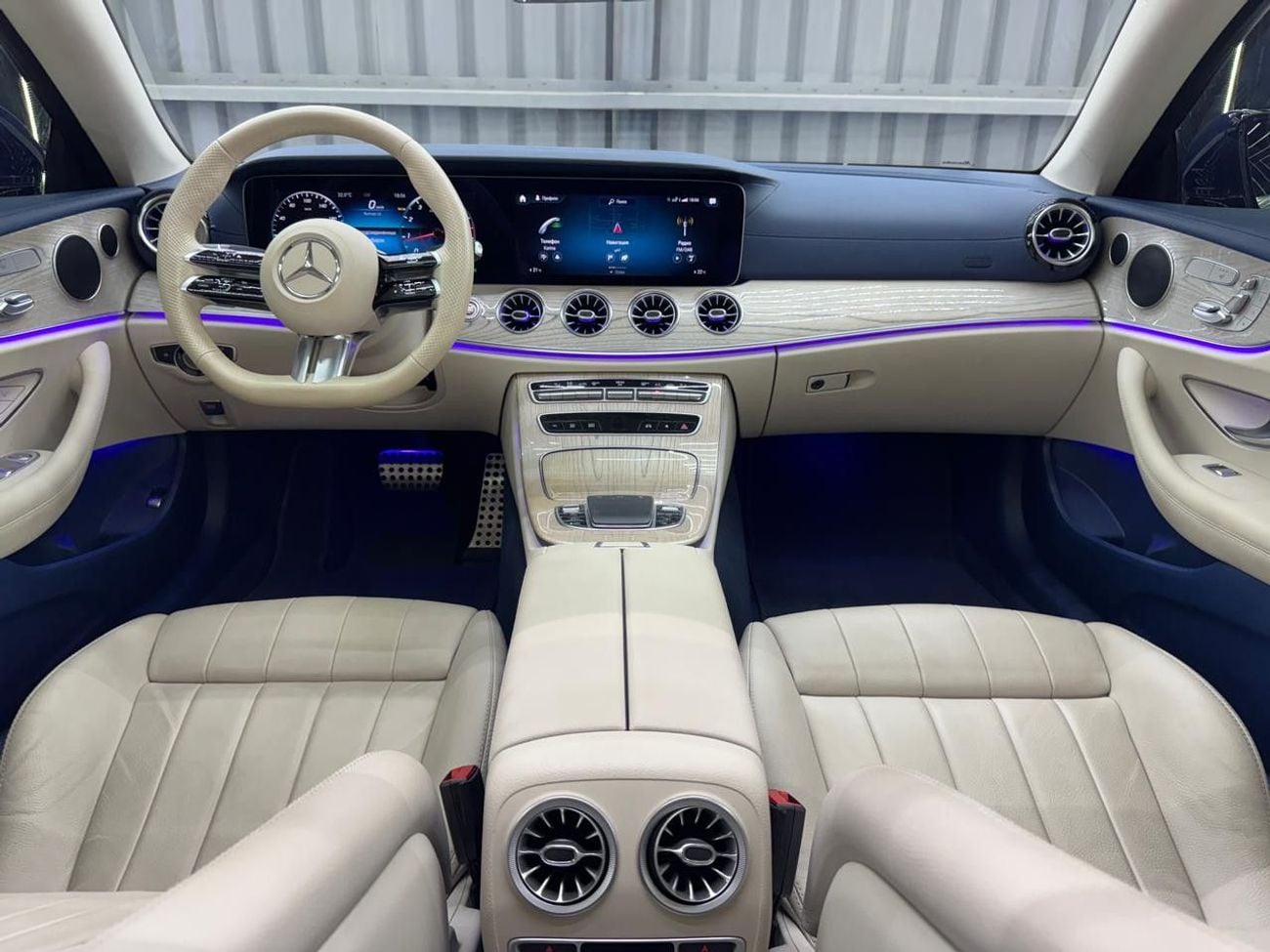 مرسيدس بنز E 200 كوبيه 2.0 L