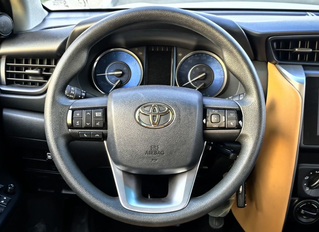 تويوتا فورتونر 2.4L,4X4,MANUAL AC,STEEL WHEELS,MID LINE,A/T,2026MY ( FOR EXPORT ONLY)