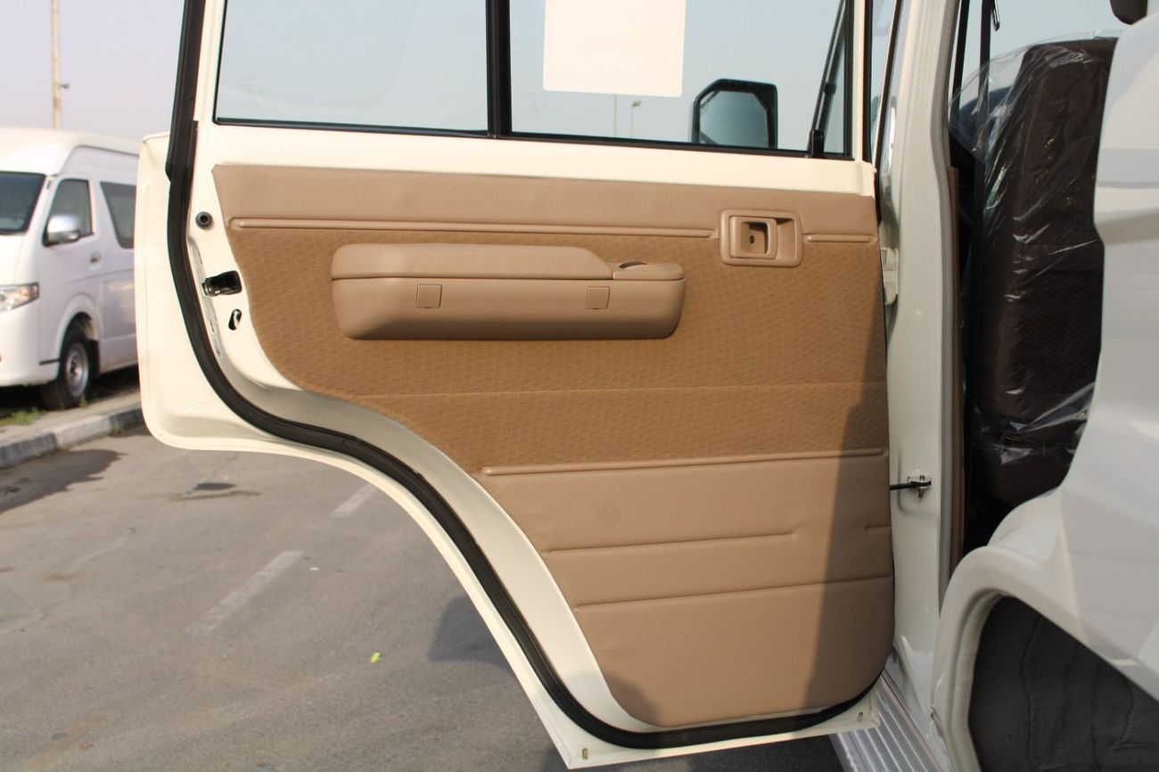 Toyota Land Cruiser 70 TOYOTA LANDCRUISER 76 2.8L V6 DIESEL GRADE E MANUAL