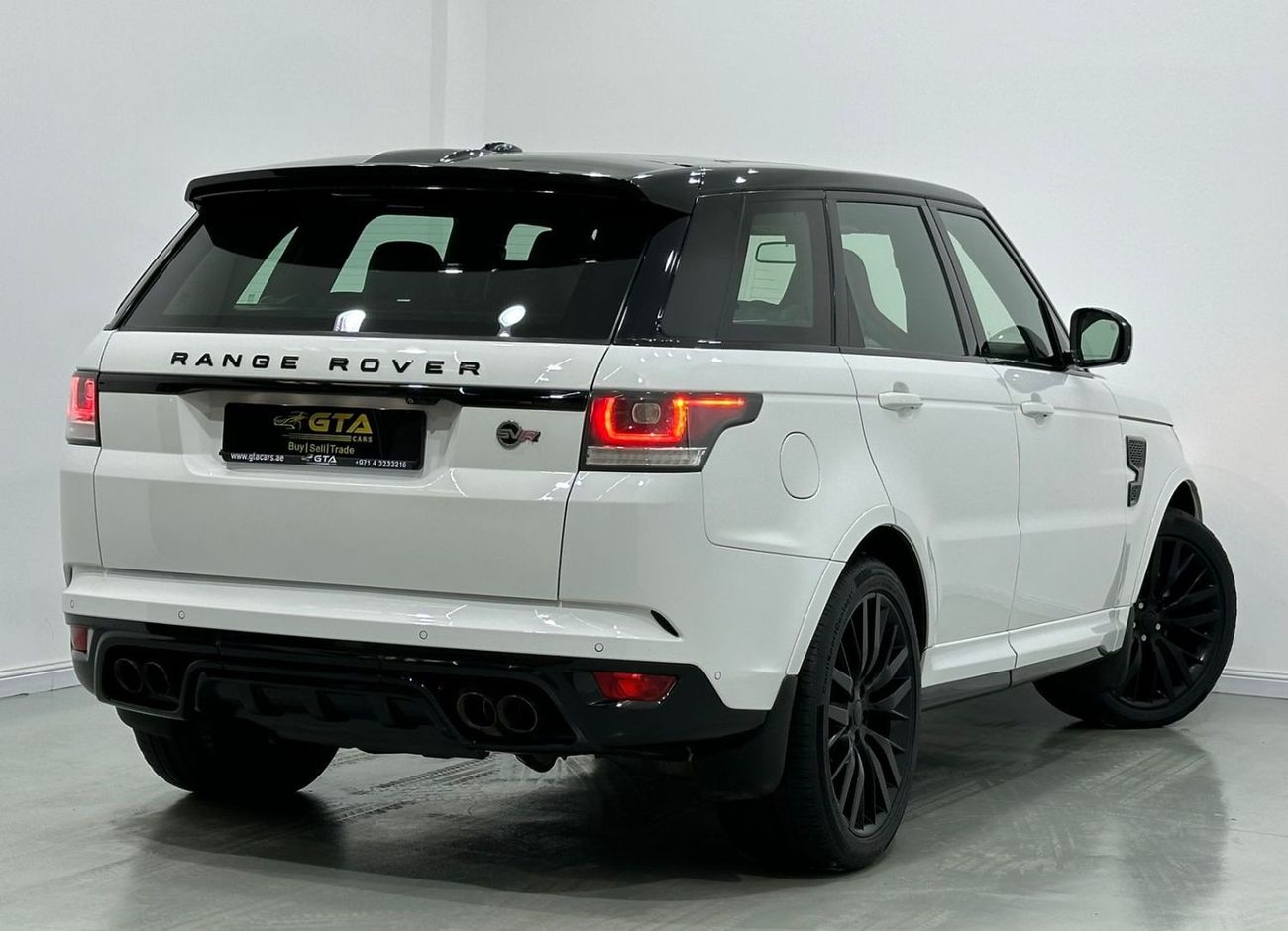 Land Rover Range Rover Sport 2016 Range Rover Sport SVR, Full Range Rover Service History, Full Options, GCC