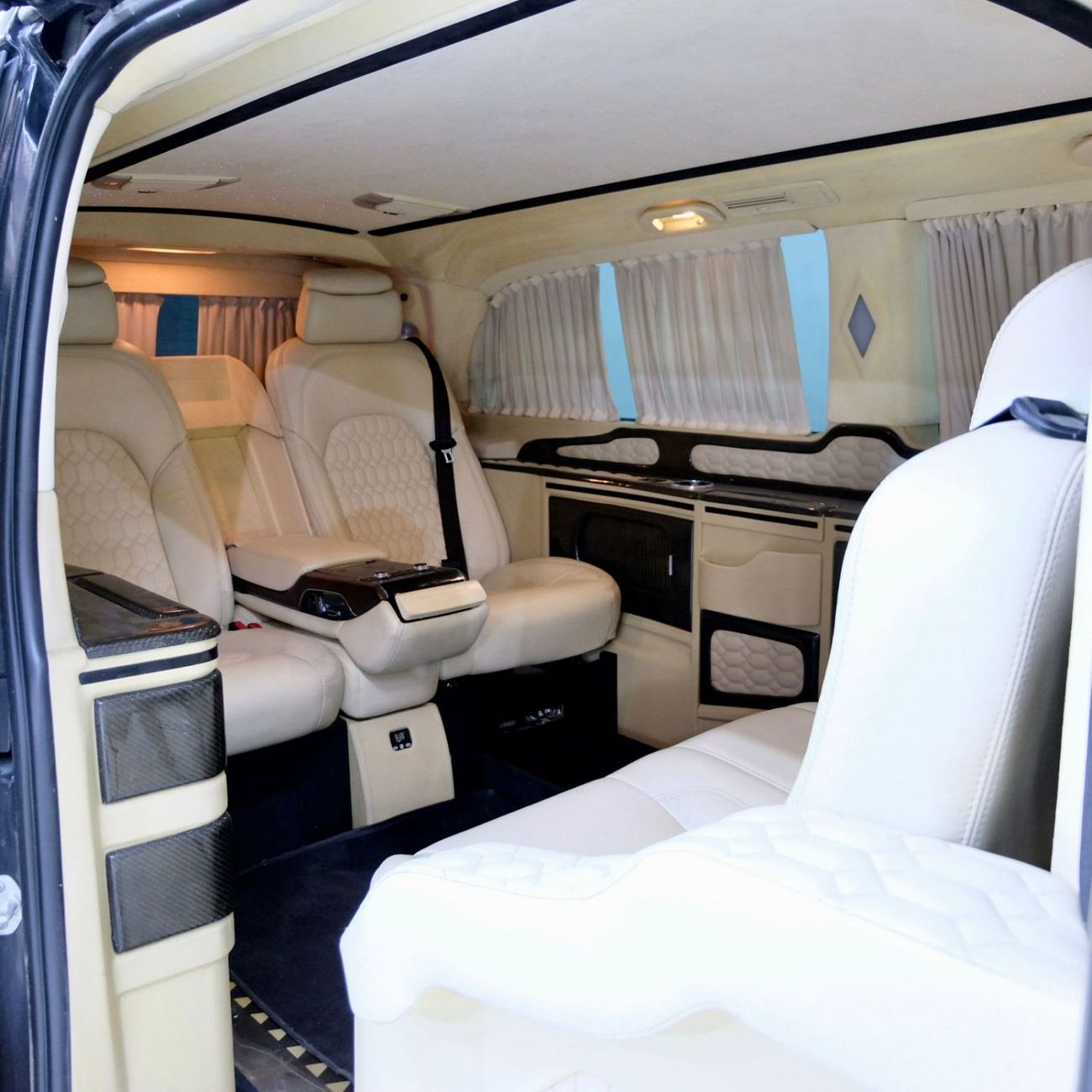 مرسيدس بنز فيتو Mercedes-Benz Vito Tourer 116 Bluetec 2015 – Black with VIP Seats Beige Interior