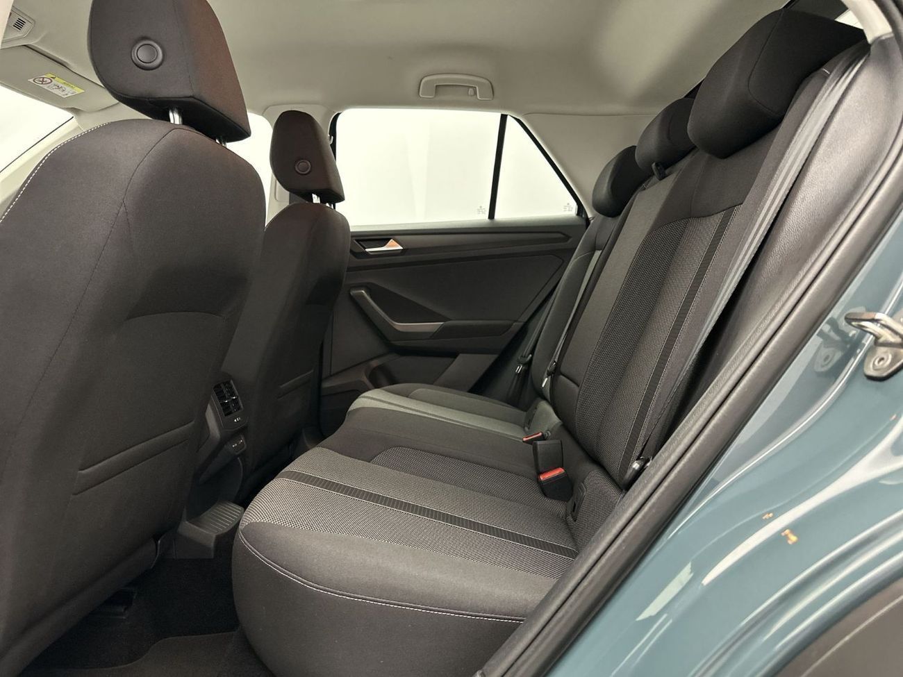 فولكس واجن T ROC LIFE T-Roc 2L | Smart Crossover with Camera & Park Sensors | VW Certified | GCC Spec