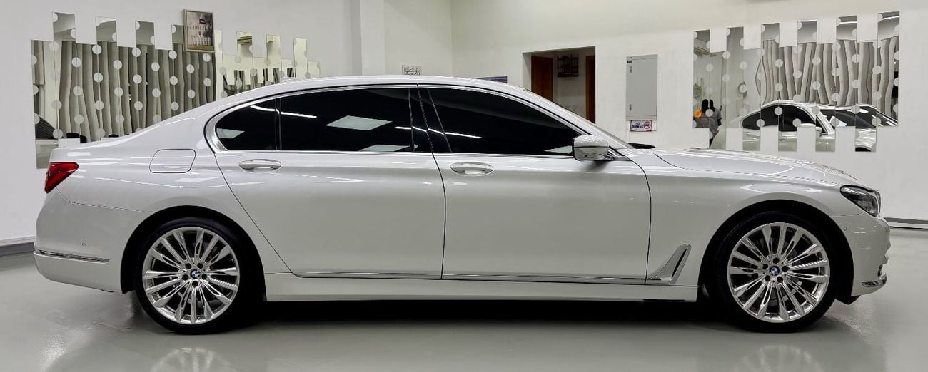BMW 740Li Exclusive 3.0L (335 HP)