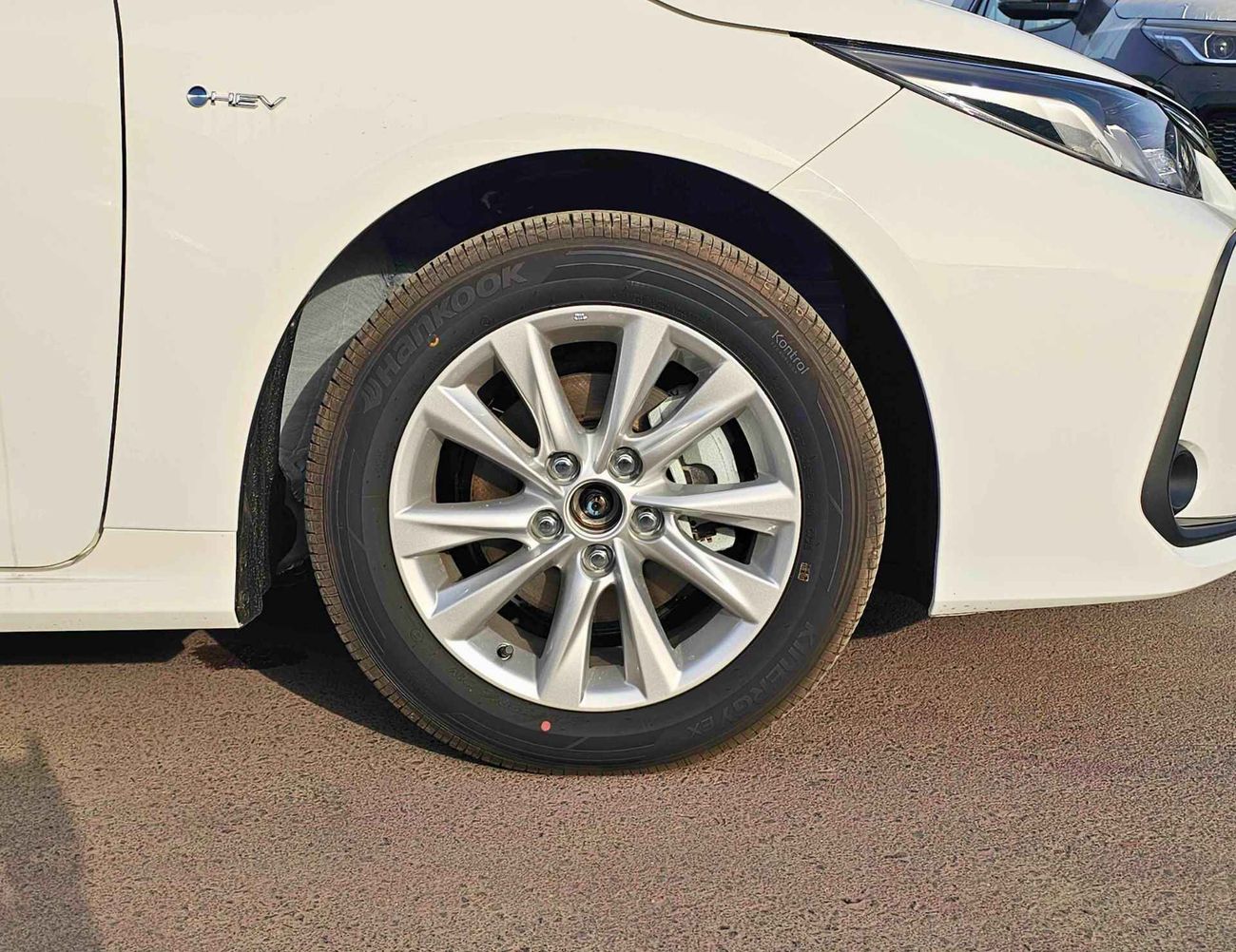 Toyota Corolla ELITE / 1.8L  A/T / PUSH START / SUNROOF / DVD + CAMERA (CODE # HYBRID)