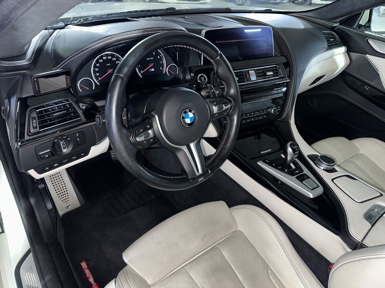 BMW M6 2016 4.4L | ONE OF ONE M6 | COMPETITION PACKAGE | CARBON CERAMIC BRAKES | FULLY LOADED