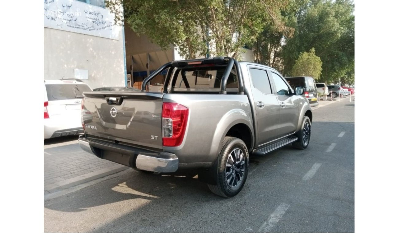 نيسان نافارا NISSAN NAVARA PICK UP RIGHT HAND DRIVE (PM859)