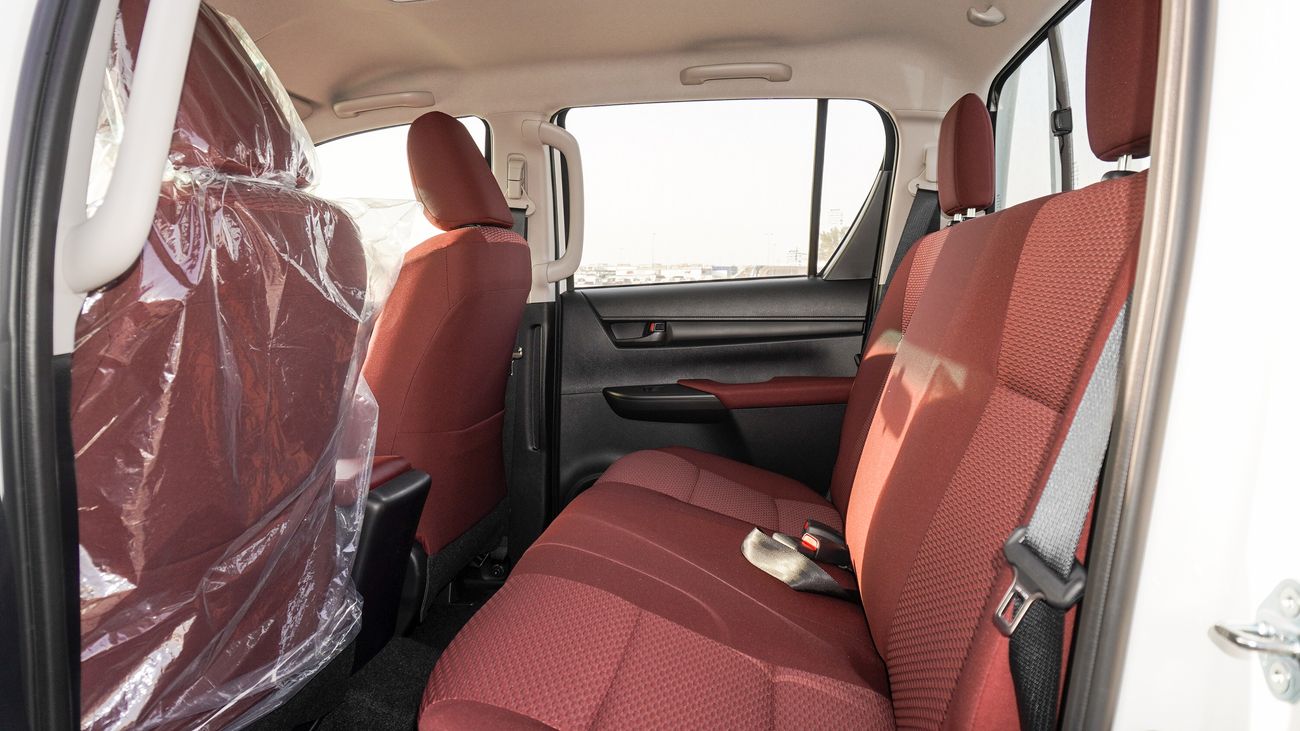 Toyota Hilux DLX 2.7L 4WD A/T