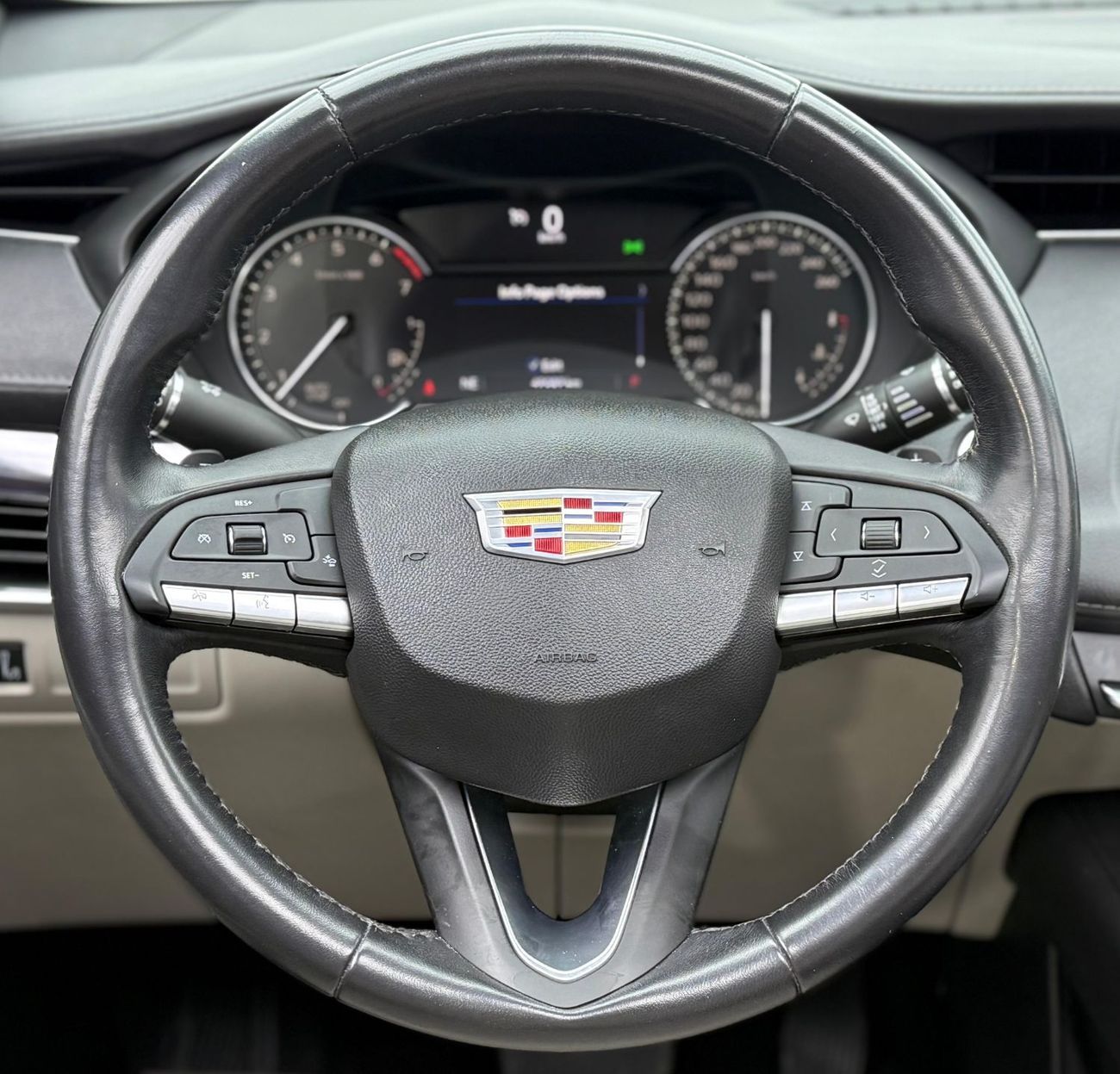 كاديلاك XT4 2022 Cadillac XT4 Luxury 350T, 2027 Cadillac Warranty + Service Pack, Excellent Condition, GCC