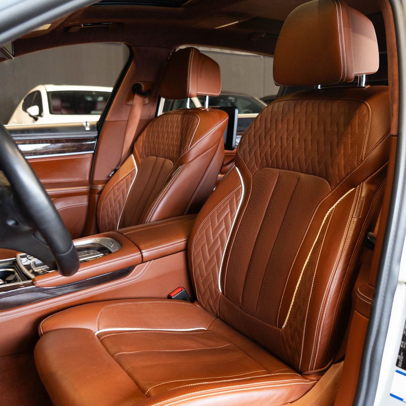 BMW 750Li AED 2,332 P.M • 0% Downpayment • BMW 750Li Individual Package  • 1 Year Warranty