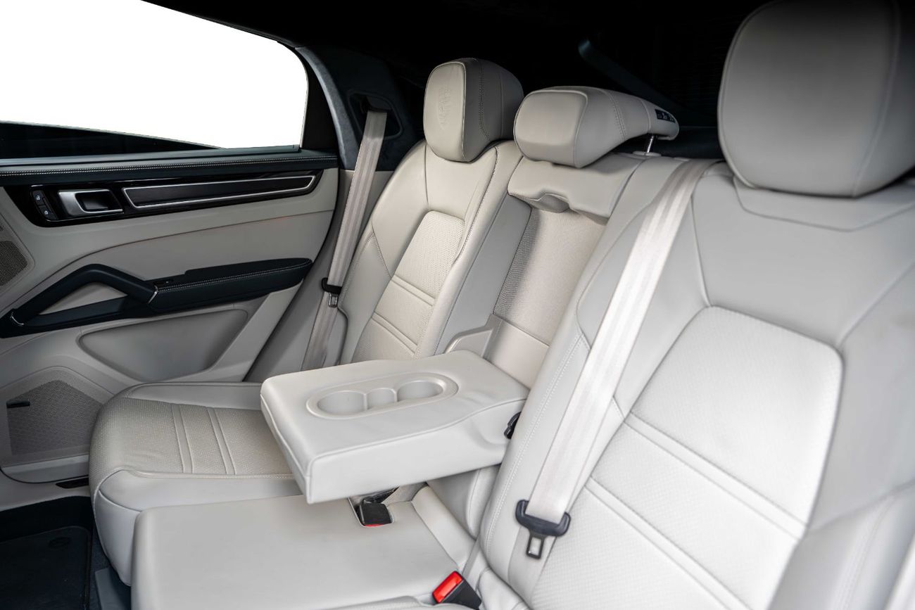 بورش كايان GTS Coupe