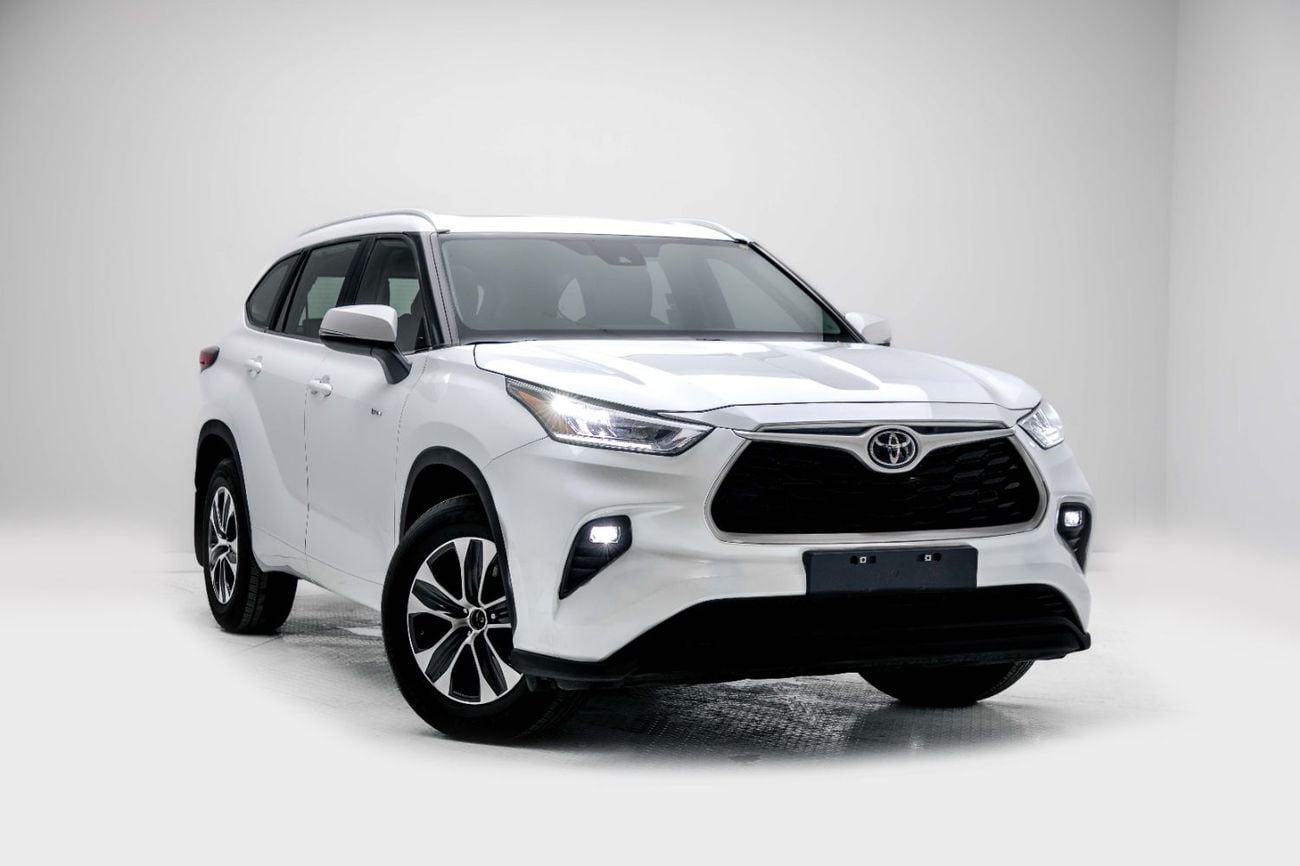 Toyota Highlander GLE 2.5L - Platinum White Pearl Inside Grey | Export Only