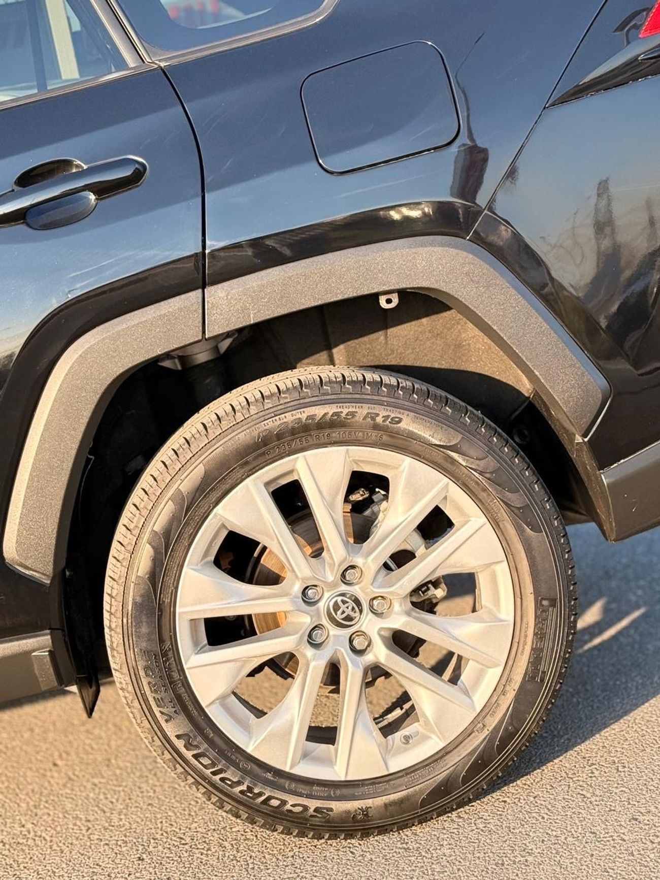 Toyota RAV4 XLE premium 2.5 L Full option