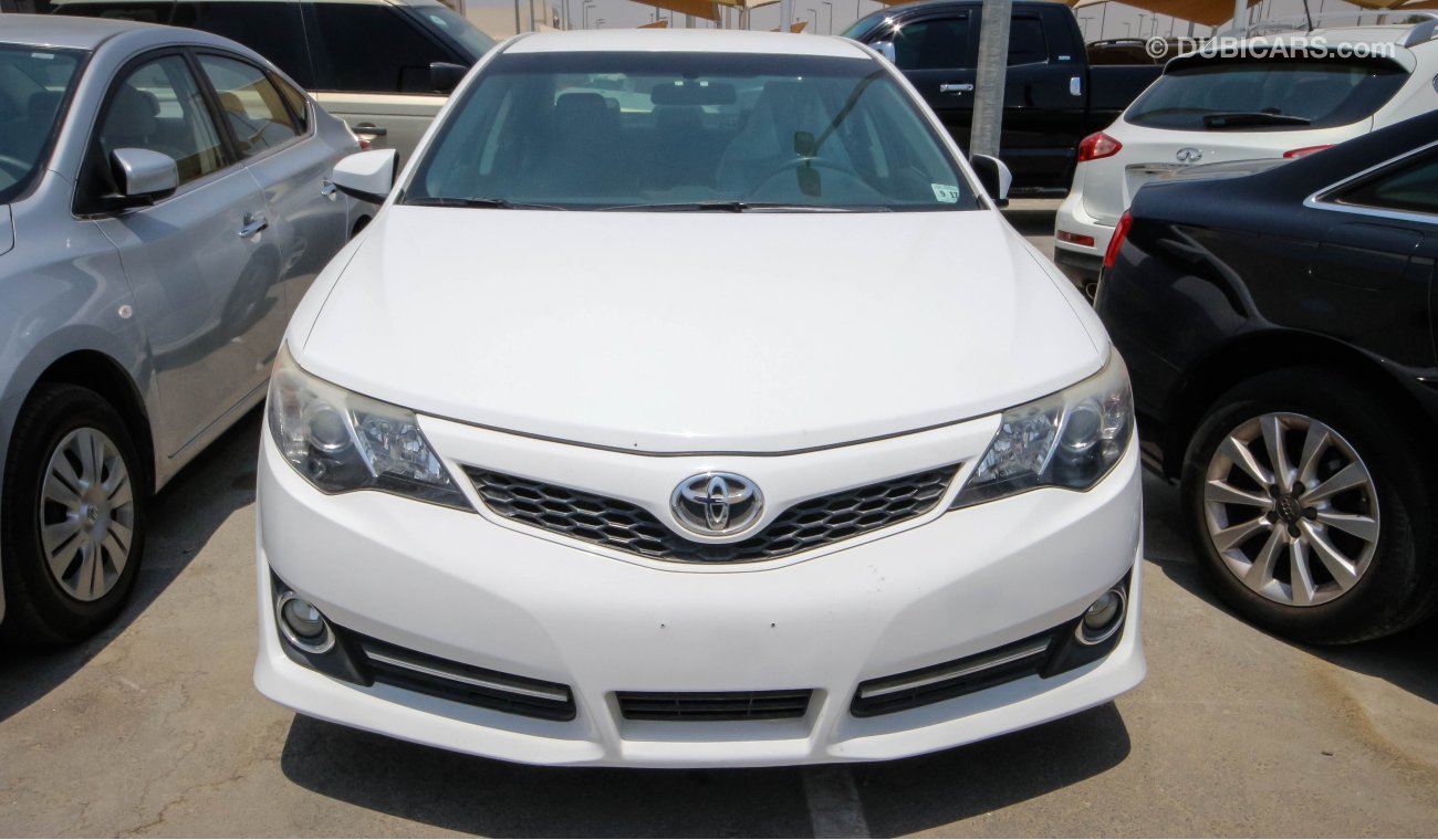 Toyota Camry SE