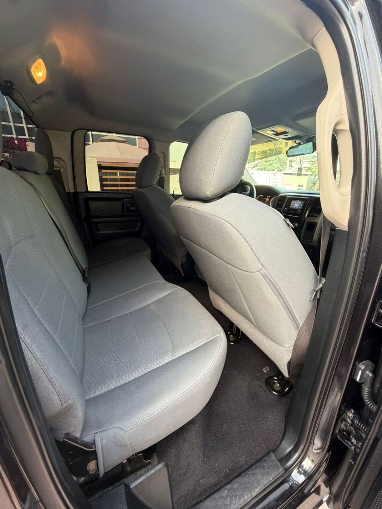 دودج رام فان V8