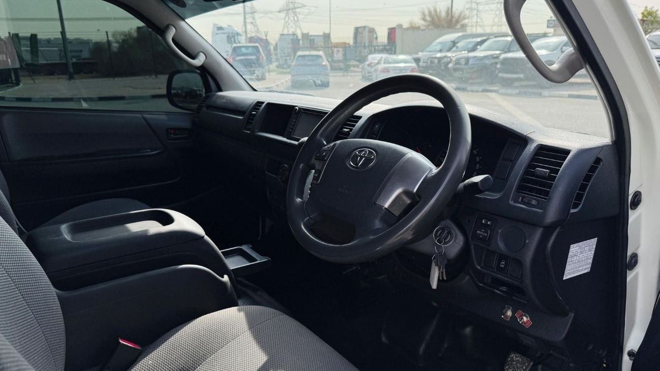 تويوتا هاياس PREMIUM CONDITION | RHD | 3.0L DIESEL ENGINE | 2017 | AUTOMATIC TRANSMISSION | 16 SEATERS