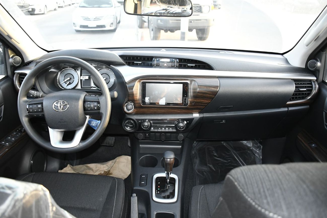 Toyota Hilux 2.7L V4 SR5 BSM Push Start full option ( Ready Stock )