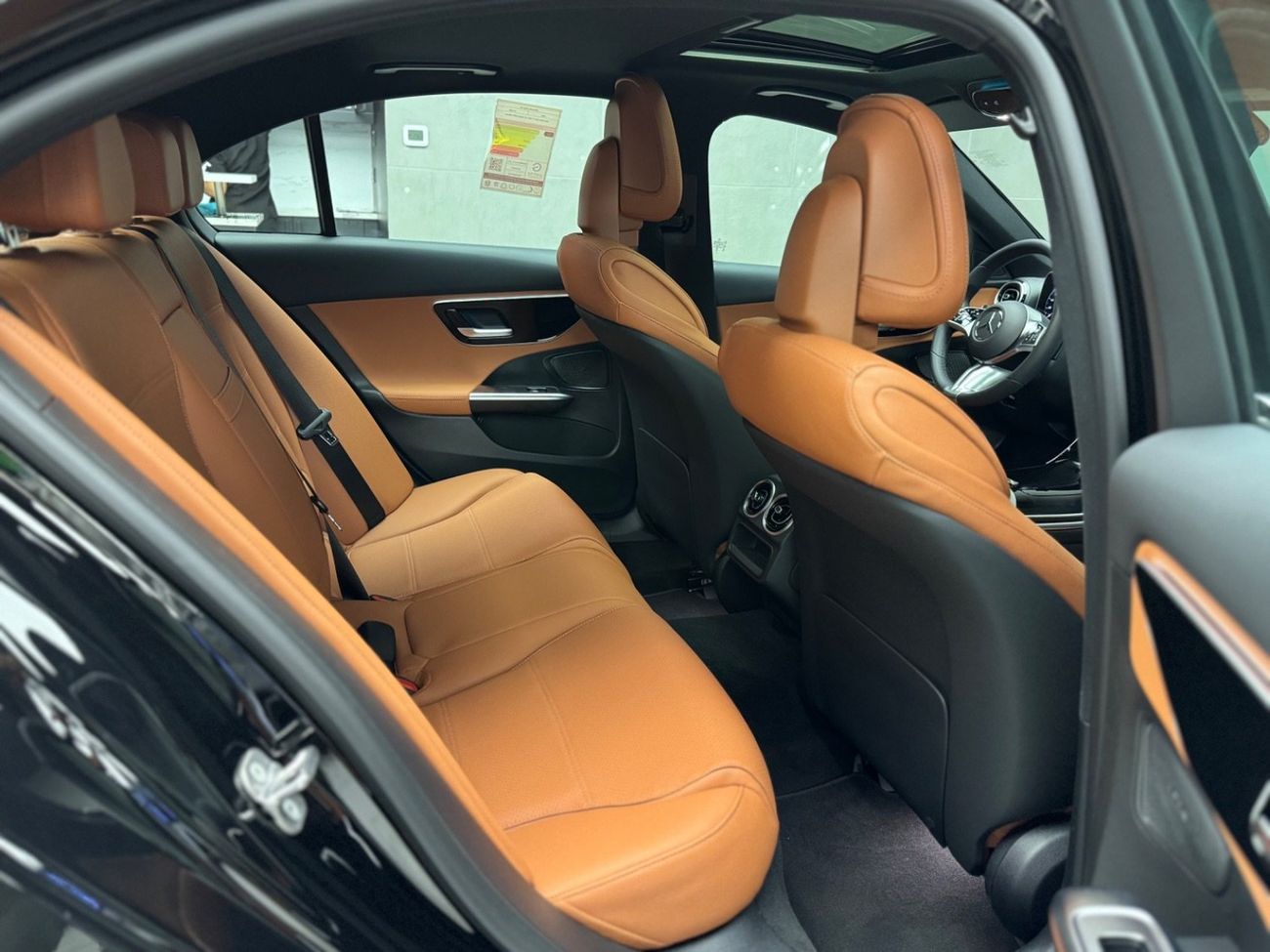 Mercedes-Benz C 200 Premium 2.0L Premium 1.5L