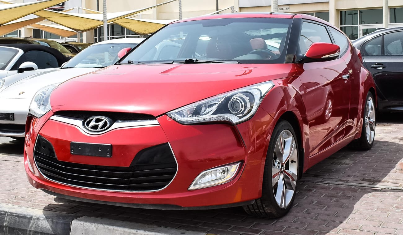 Hyundai Veloster 2015 Model Gulf specs Full options panorama roof DVD camera leather interiors