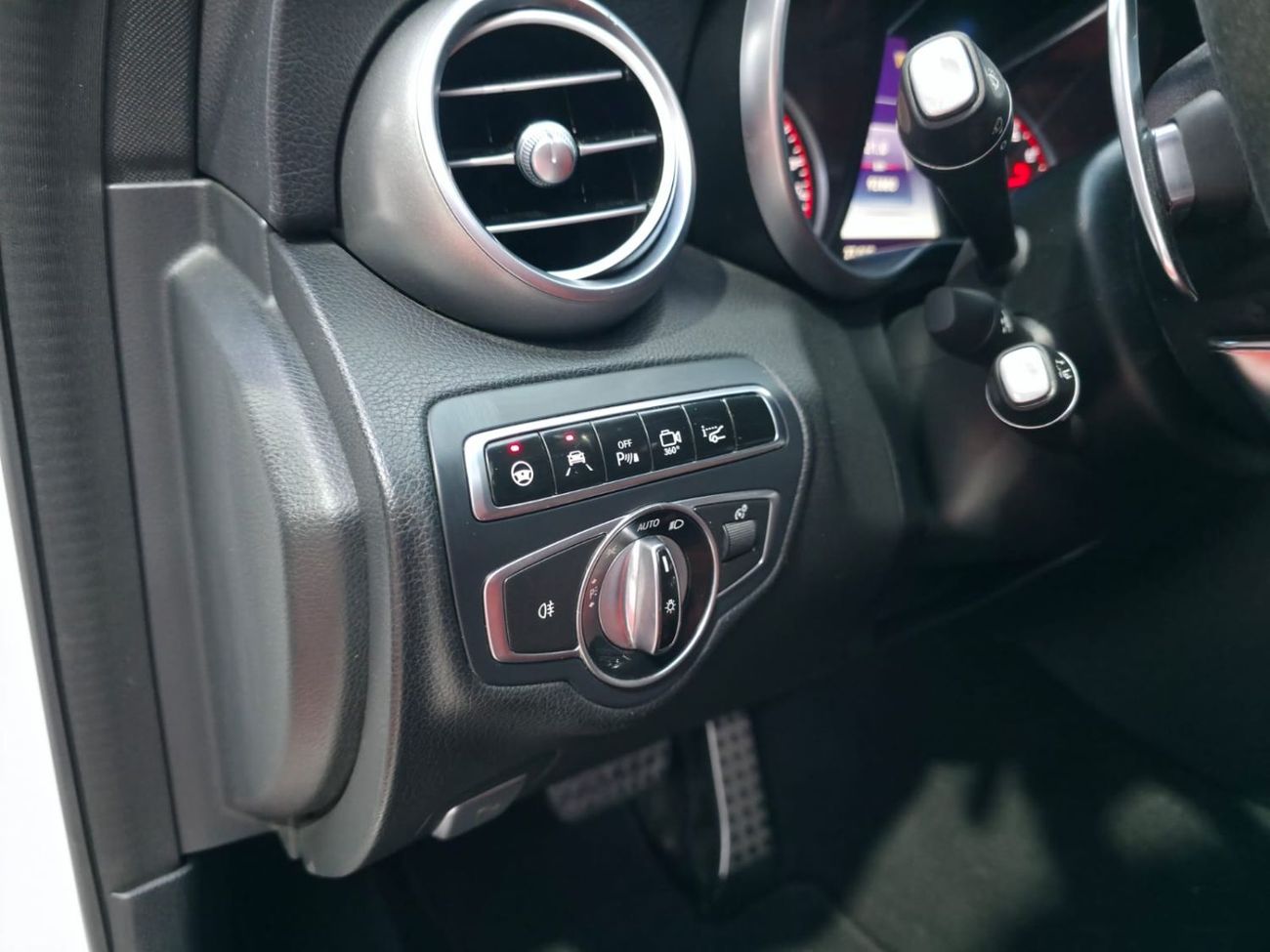 Mercedes-Benz C 63S AMG Std 4.0L (5 Seater)