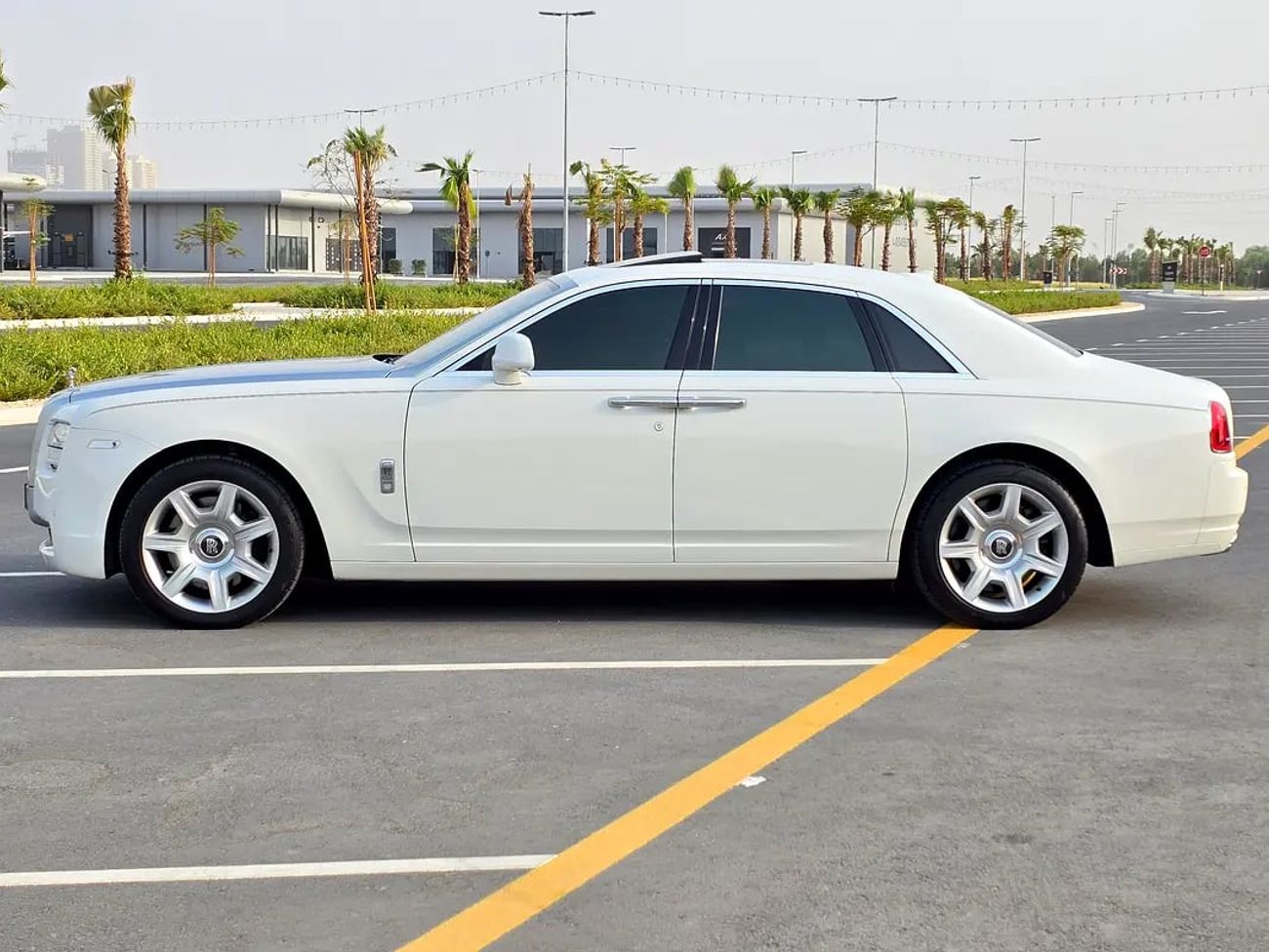 Rolls Royce Ghost Black Badge - GCC Specs - Pristine Condition