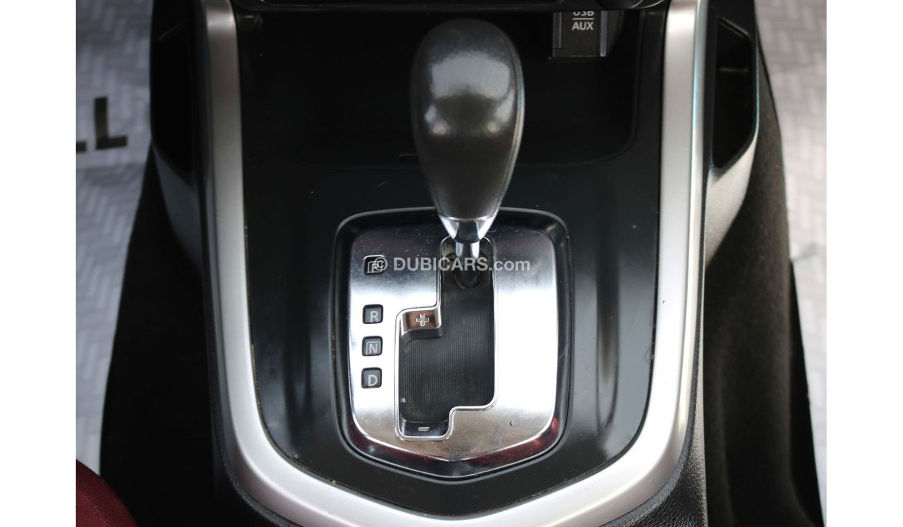 Nissan Navara 2019 | SE | 4X4 PETROL | DOUBLE CABIN | WITH GCC SPECS AND EXCELLENT CONDITION