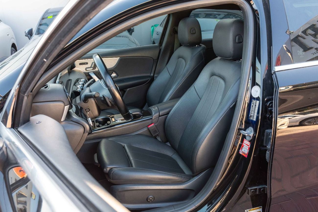 Mercedes Benz A220 STD (NON GCC) Mercedes A220 2019 (Black) 90,261 KM