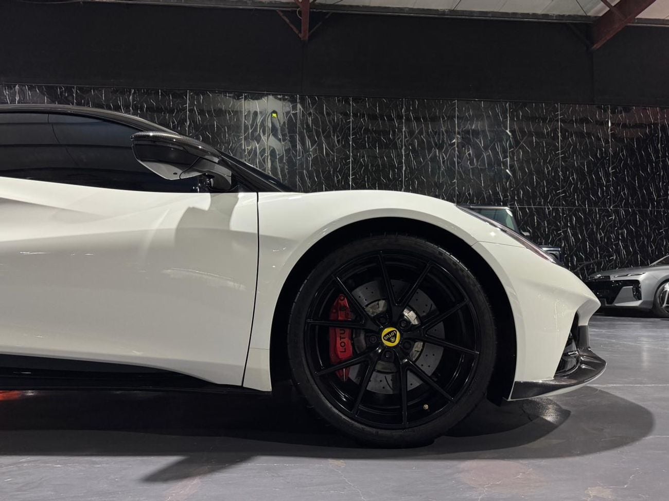 لوتس أميرة Emira - 2.0L,360Hp,8- Speed Automatic,RWD