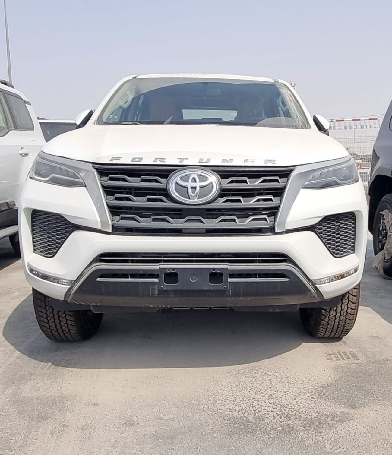 تويوتا فورتونر TOYOTA FORTUNER 2.7L 4x4 PETROL MY 2025