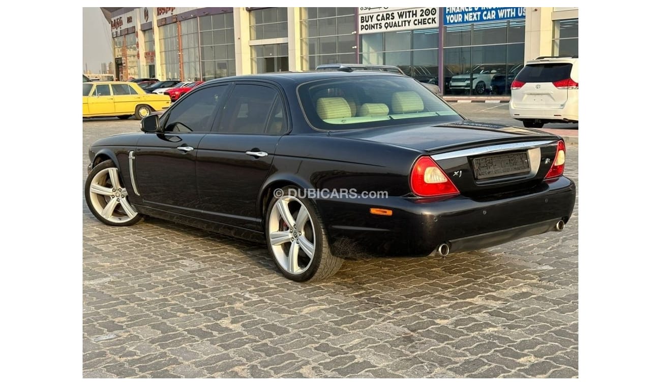 جاكوار XJR Jaguar xjr 2008 Price 35.000 Km 203000 V8 Supercharge Gcc specifications. Full options, perfect cond