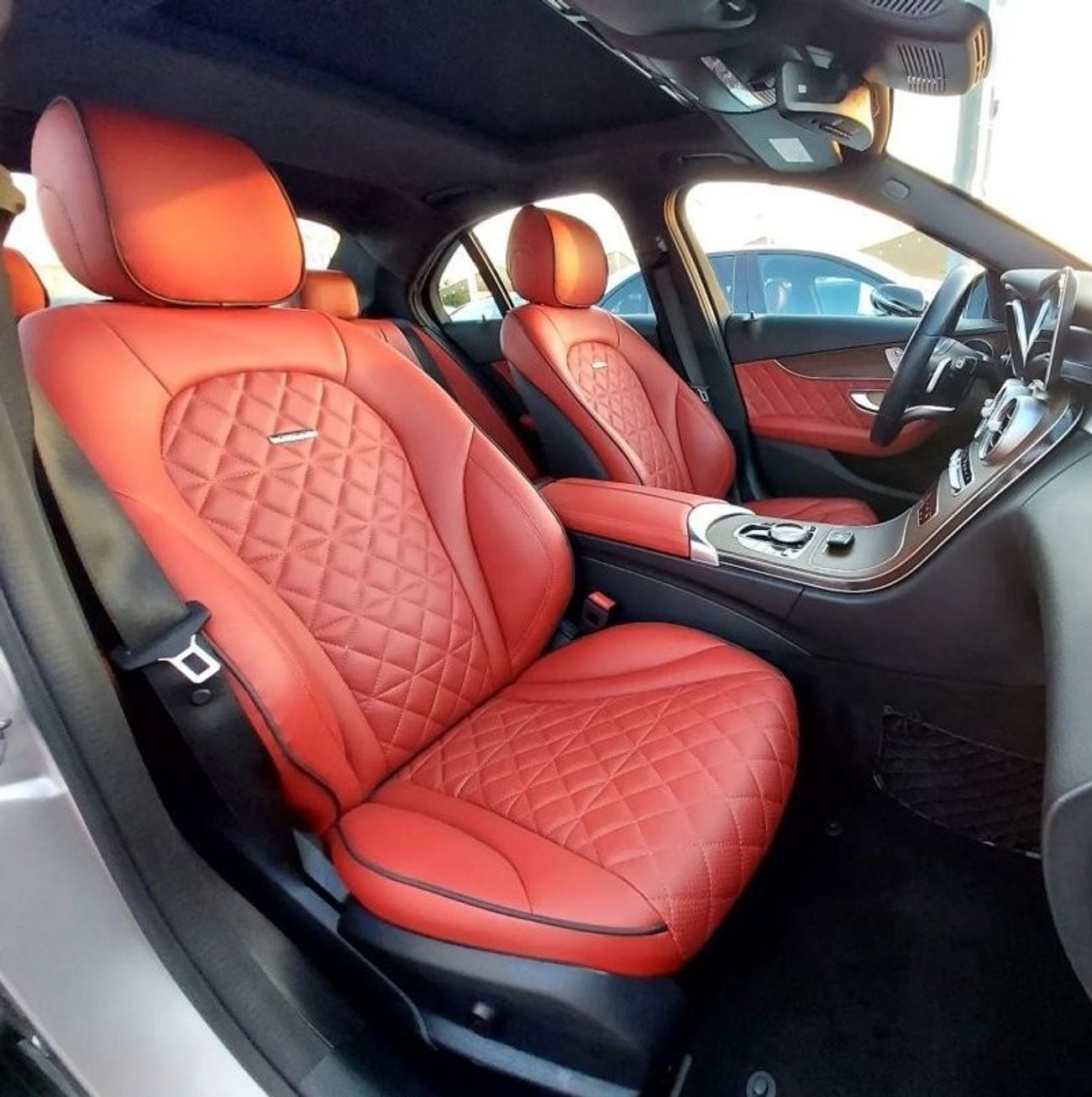 مرسيدس بنز C 300 بريميوم