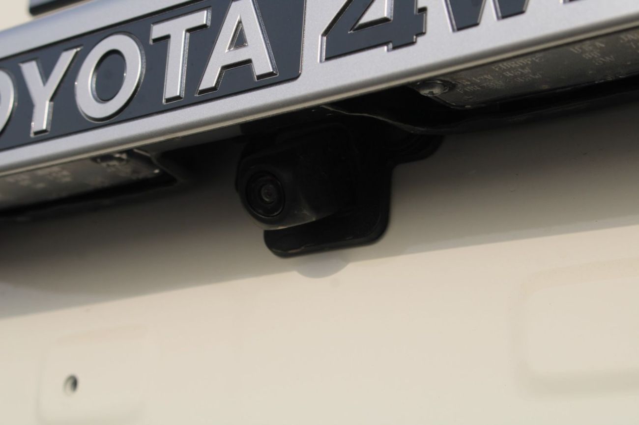 Toyota Land Cruiser 70 TOYOTA LANDCRUISER 76 2.8L V6 DIESEL GRADE E MANUAL