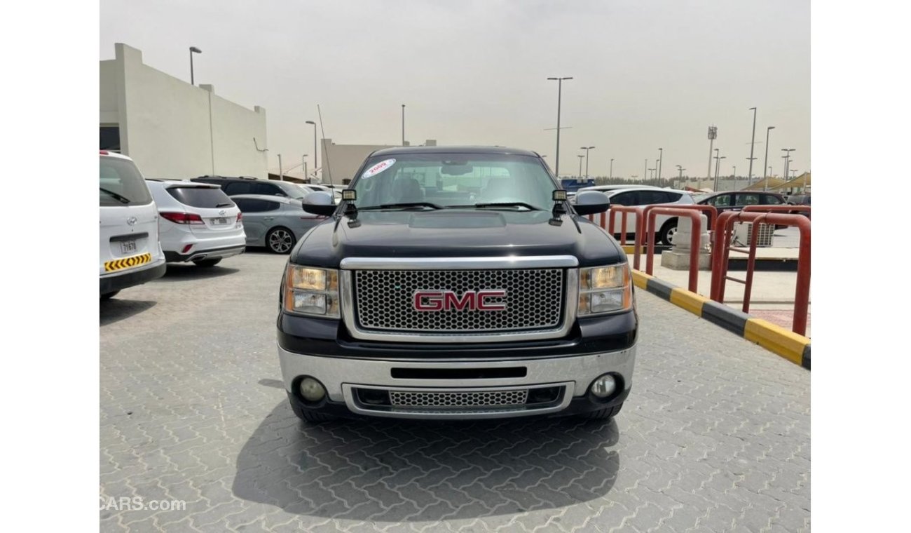 GMC Sierra Gulf Full Option in excellent condition