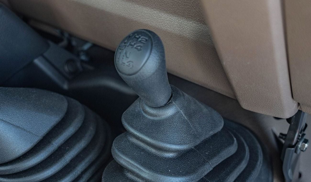 Toyota Land Cruiser 70 2025 Toyota Land Cruiser LC 78 V6 4.0L MT Petrol