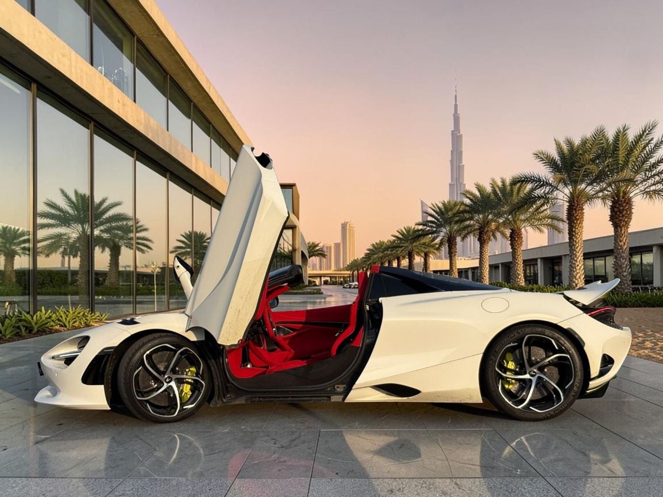 McLaren 750S Spider AED 27,999 P.M | MCLAREN 750S SPIDER MSO | 4.0L TWIN TURBO V8 | WARRANTY &amp; SERVICE PLAN | GCC SP