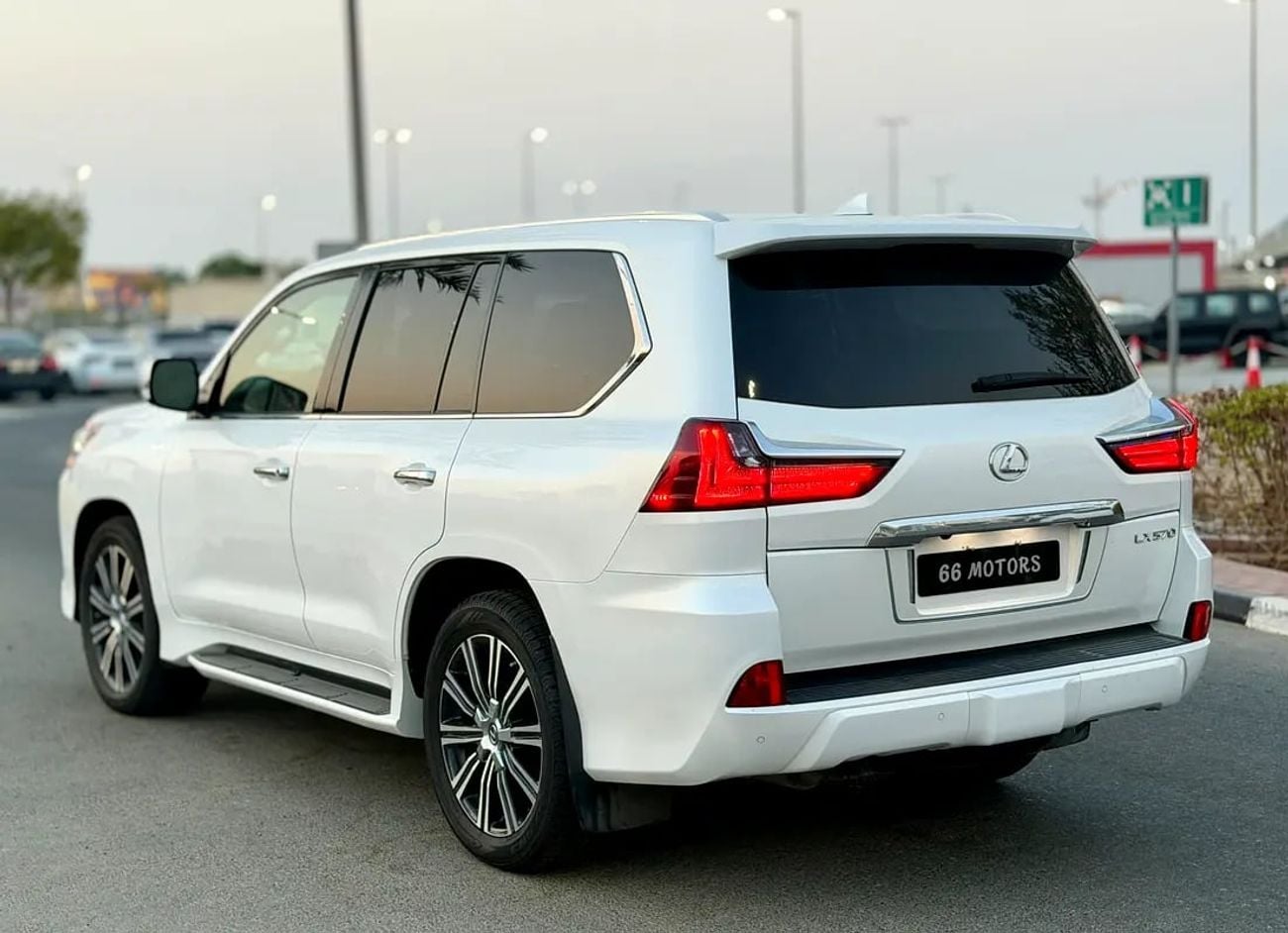 لكزس LX 570 بلاتينيوم - Canadian Specs