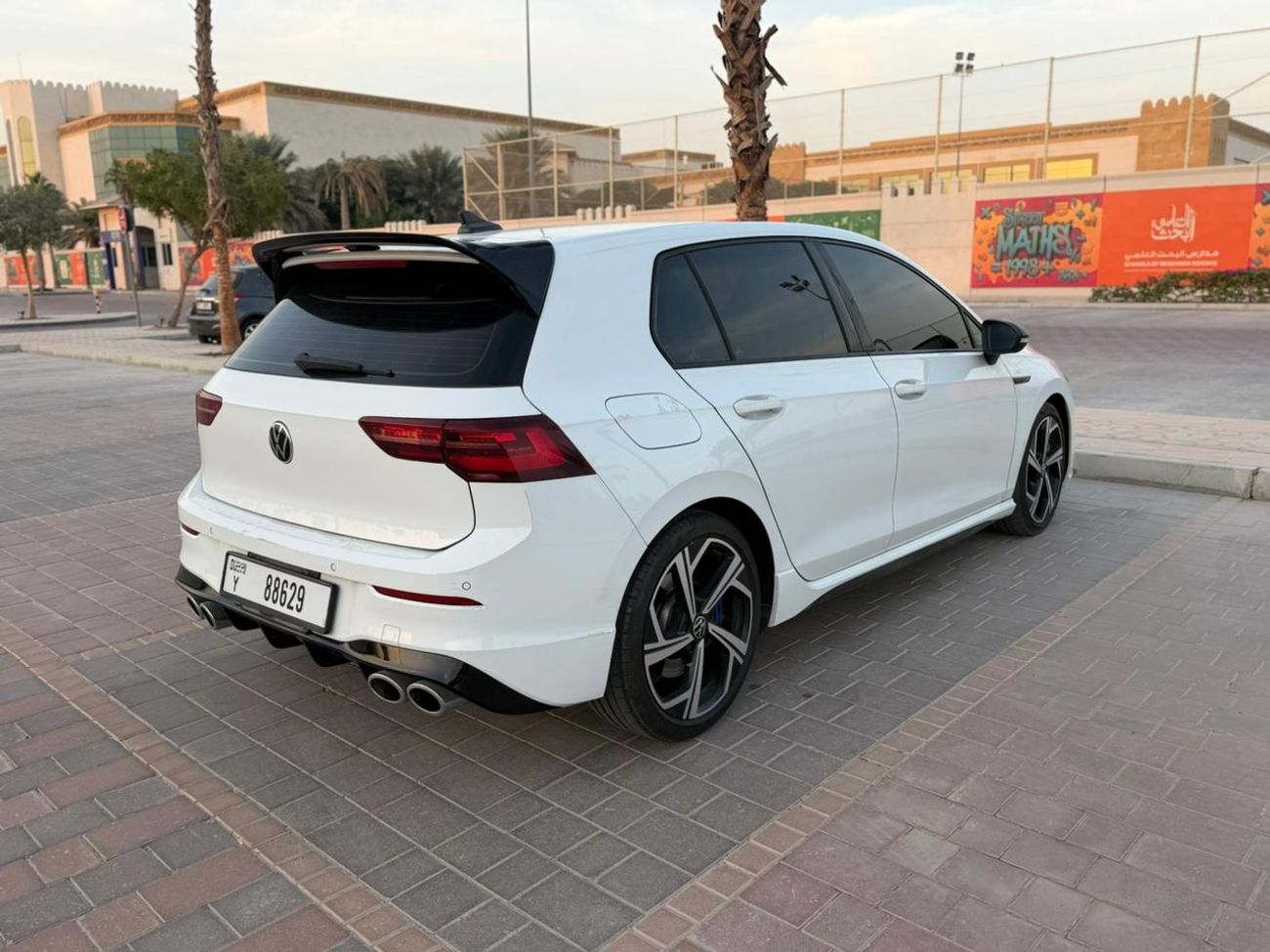 Volkswagen Golf R Base 2.0T