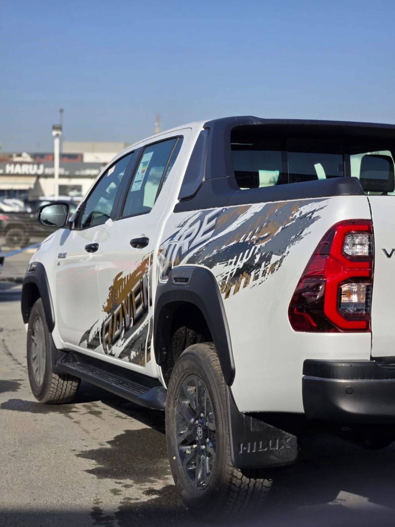 تويوتا هيلوكس ADVENTURE 4.0L V6 A/T FULL OPTION DOUBLE CABIN PICKUP